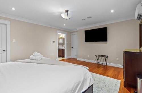 Quidi Vidi Apartment | Forest House QV Lake View Parking