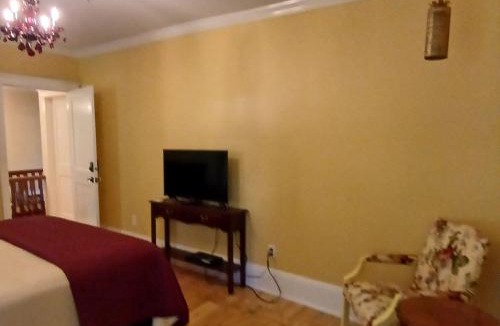 Bala Bed & Breakfast | Cranberry Moon Inn