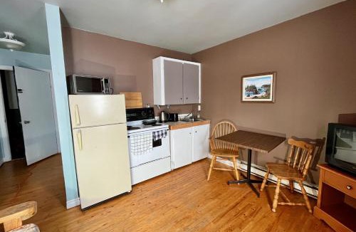 Daniel's Harbour Hotel | Bennett Lodge