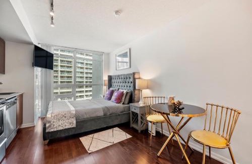 Fort York Apartment | Awesome Studio in the Heart of Downtown Toronto