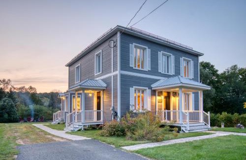 Saint-Emile-de-Suffolk Ski Chalet | Château Saint-Émile