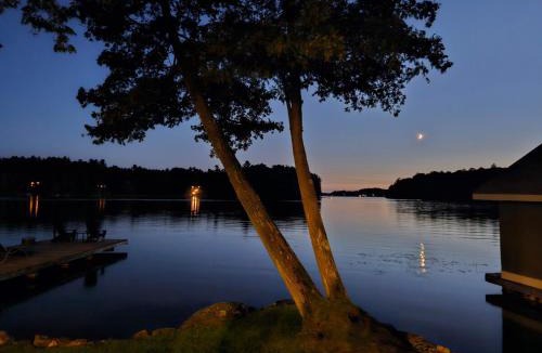Minett House | Olga's Bay Lake House