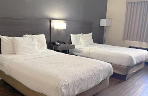 Brockville Hotel | SureStay by Best Western Brockville