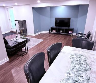 Central Erin Mills Apartment | Spacious basement