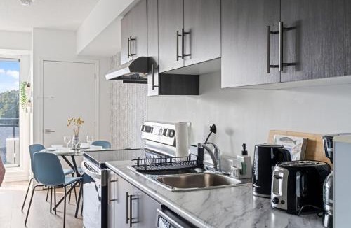 West Hill Apartment | Scarborough Oasis near UofT campus, Free Parking