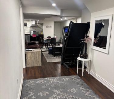 Oakwood Village Apartment | Stylish 2Bedroom Basement Suite in Oakwood Village