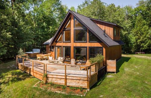 Saint-Armand Ski Chalet | Chalet La Dinette