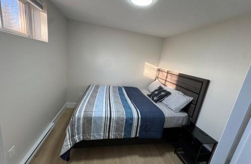 Moncton House | Cozy & Stylish Retreat with Modern Comforts