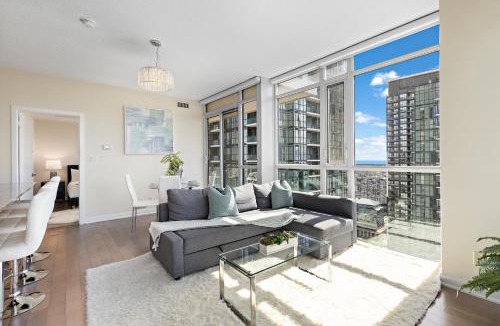 Downtown Mississauga Apartment | Ultra Luxurious 2.5 Bedroom 2 Full Bathroom 1 Parking Condo Near SQ1 Striking Views