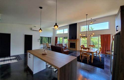 Chateau-Richer Ski Chalet | Relaxation & Comfort - Chalet Sault a la Puce