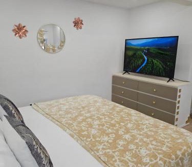 Wasaga Beach Villa | Riverfront Cottage Sauna Canoe Included Kids Playroom Nature Escape