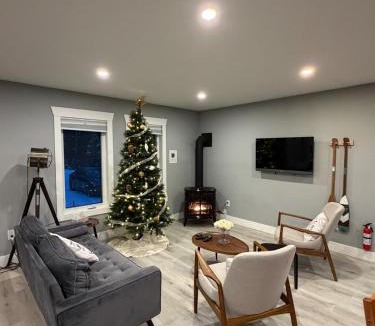 Stokes Bay House | Cozy Retreat w Hot Tub Bruce Peninsula