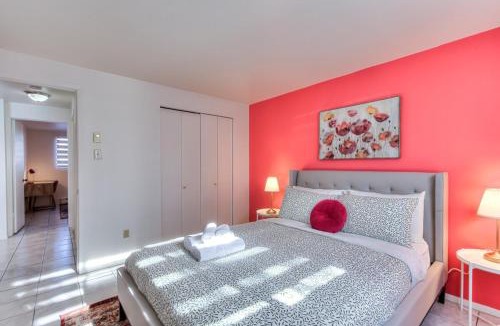 Sainte Genevieve Apartment | Beautiful Spacious Apartments! 6 guest Vacation home Montreal