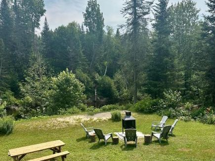 Saint-Alexis-des-Monts Ski Chalet | Repère de la Rivière - Bord de l'eau- Activités nautiques