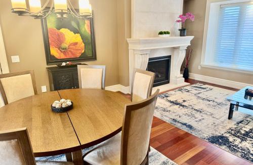 Markland Wood House | iResidence in Toronto - Unique Mansion - Fantastic Views with Breakfast