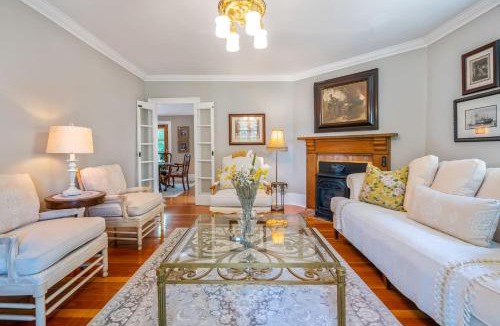 Old Town Historic District House | Guest Room 1843 Hot Tub Heart of Old Town NOTL for 2 Guests
