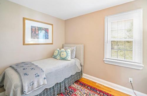 Historic Old Town House | Walk to Old Town | Cottage 3 ppl Top 10% | Parking
