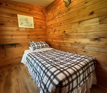 Stanhope Villa | Sea breeze Retreat-Family-Friendly 3BR Waterfront Cottage with Private Deck