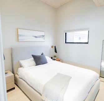 Bridgenorth House | Lakeview House by Leavetown Vacations