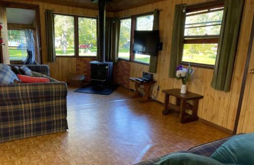 Rosedale House | Balsam Lake - 3-Bedroom Cottage #3