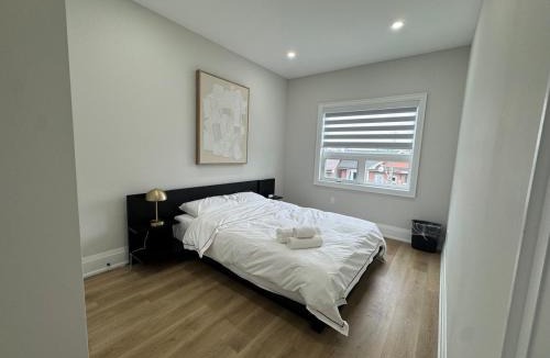 Dovercourt Park Apartment | Mins from Toronto Downtown UFT Exhibition Place