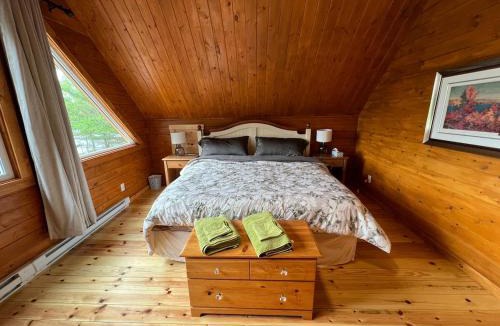 Arden Villa | Waterfront Lodge - Firepit, Bunkie, Watercrafts, BBQ