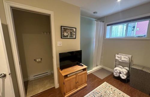 St. John's House | Freshwater Joys 4BR Jellybean Home Near Downtown