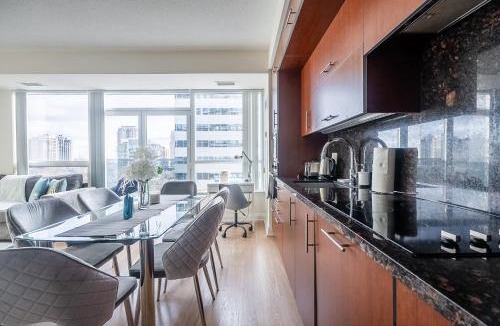 Willowdale Apartment | Cozy 1 BR & Den Condo in North York Free Parking