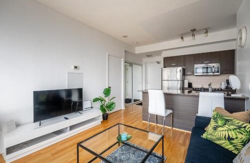 Bay Cloverhill Apartment | 1BR High Floor View Downtown Toronto