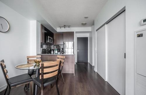 Yonge-Eglinton Apartment | Modern 1 Bedroom Dunfield Ave Apartment