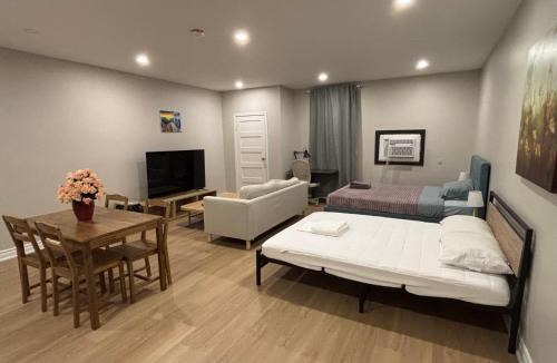 Old Town Apartment | Beautiful apartment DT Toronto