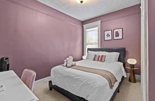 Waterford Valley House | Victorian 4BR 25BA 2Parking Near Parks & DT
