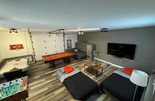 Grandes-Piles Ski Chalet | Au Bord du St-Maurice navigable river spa and ski
