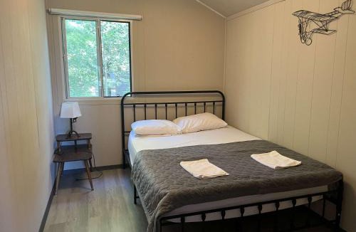 Carling House | Lakeview Cabin in Georgian Bay - Rockwood #3
