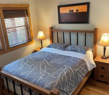 Osoyoos Apartment | Luxury Condo 2Bed, 1Bath, Pool, Hot Tub, Beach, Golf