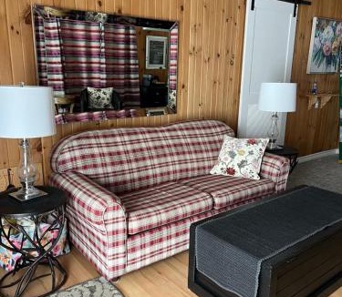 Saint-Jean-de-l'lle-d'Orleans Ski Chalet | Chalets Plage St-Jean