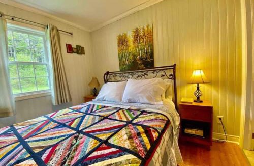 Brigus Junction House | BEST View Wonderland-Cozy Cabin on Pond