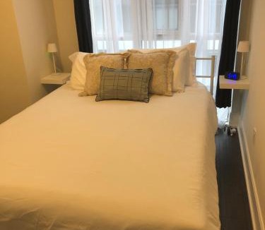 Wellington Place Apartment | Chic Downtown Toronto Getaway