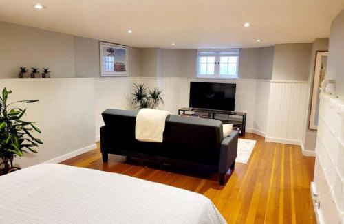 The Beaches Apartment | Charming Basement Studio Bathroom Full Kitchen
