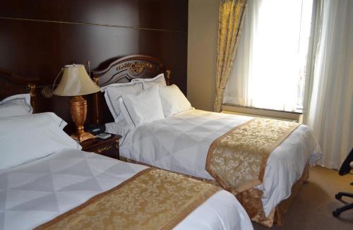 Gateway Hotel | Radisson Hotel Toronto Airport West