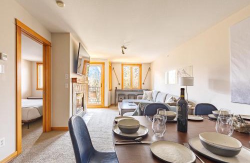 Canmore House | Mountainside - Stunning Views Downtown Location