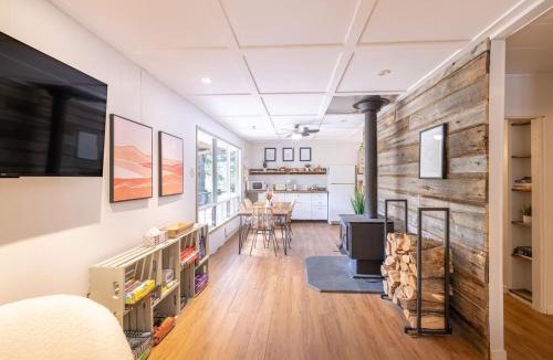 Minden Hills House | Hills Haven - Luxury Riverfront Cottage