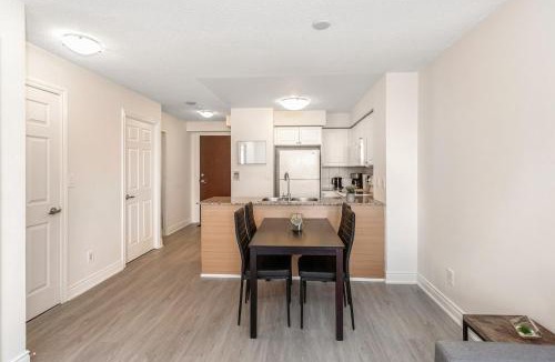 Downtown Mississauga Apartment | Stylish 2BR with Great View! Steps from Square One