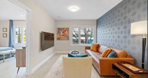 Bracondale Hill Hotel | Casa St Clair Hotel Contemporary 2BR Suite w Patio & BBQ