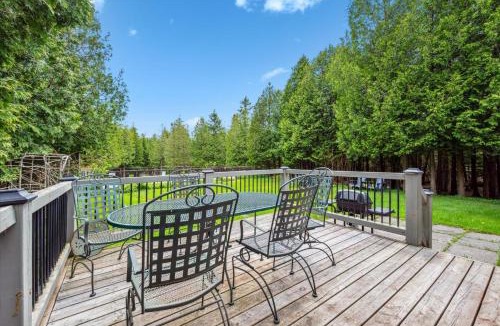 Colpoys Bay House | Whisk You Away Pool 4-Season 35min to Grotto