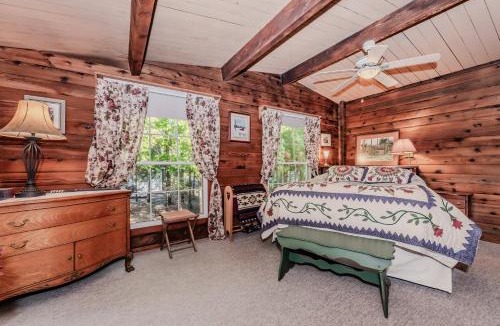 Colpoys Bay House | Whisk You Away Pool 4-Season 35min to Grotto