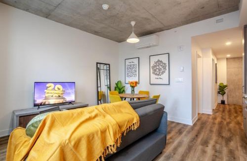Shaughnessy Village Apartment | Stylish 1-BDR Apt in DT MTL – Prime Spot!