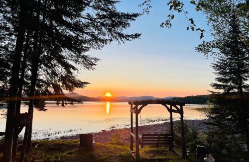 Notre-Dame-de-Pontmain House | Whispering pines cabin