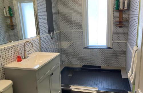 Downtown Ottawa Hostel | Barefoot Inn