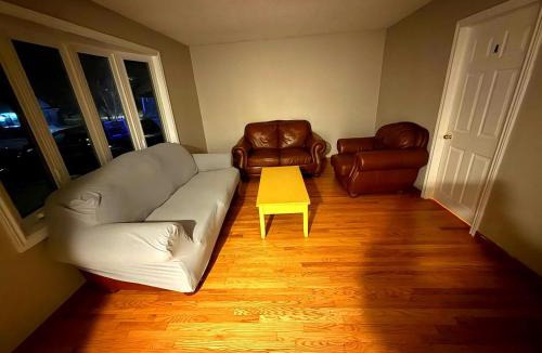 Grand River South House | BUDGET BNB IN KITCHENER-WATERLOO-15 PERCENT OFF ON 2ND DAY-Hurry!